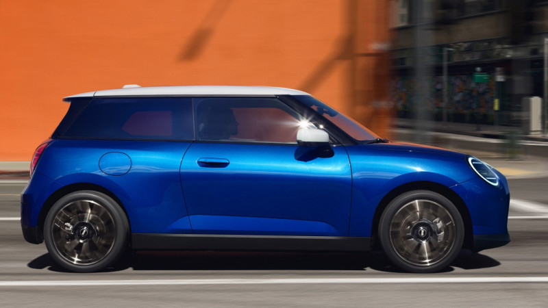 New MINI Cooper Electric Sport SE, Level 1